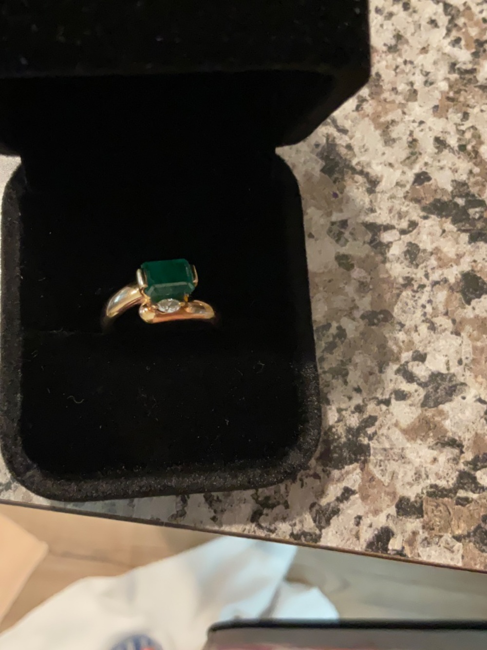 Emerald & Diamond Ring - Picture 9 of 11